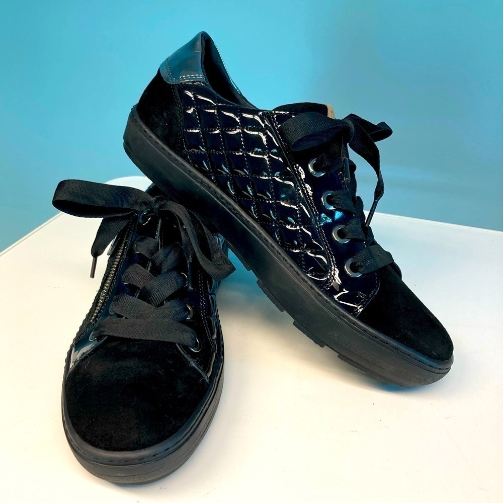RON WHITE Sz 40 Suede Quilted Zipper Lace Up Sneakers